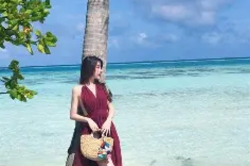 结婚几十年零绯闻看清何冰妻子是谁后才懂他为何不敢乱来