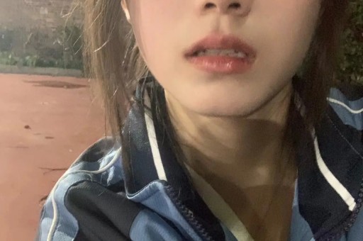 江疏影39岁凭“脚毛”上热搜背后藏着内娱对中年女星最大的傲慢