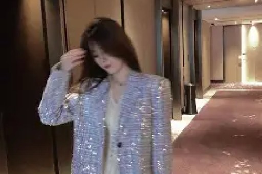 三山凌辉被曝出轨后毫不遮掩亲密姿态